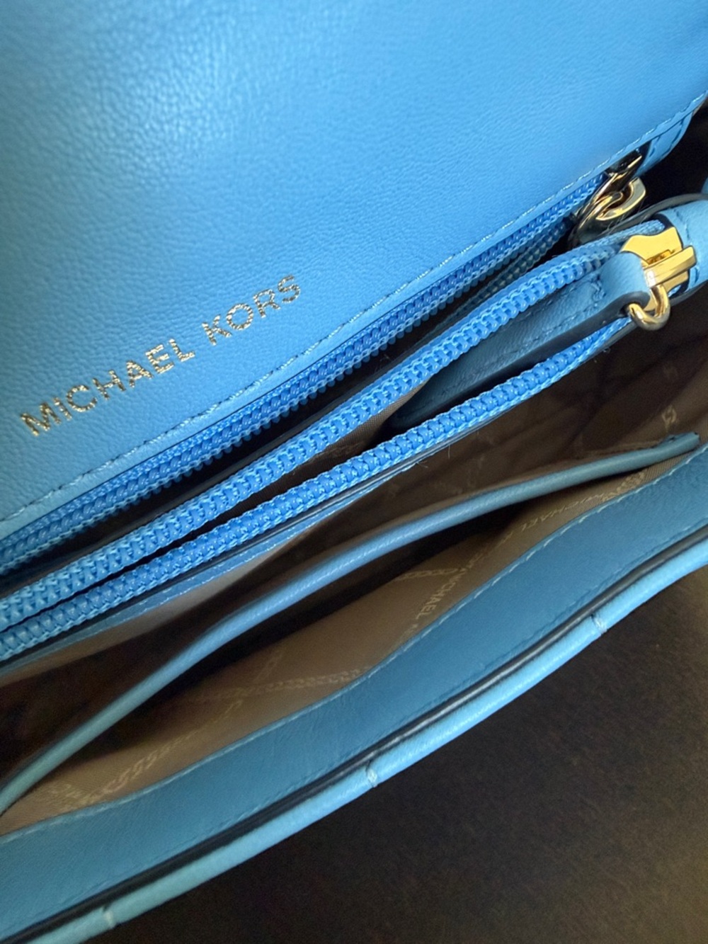 LIKE NEW Michael Kors BLUE Quilted Shoulder Bag. - Picture 7 of 9